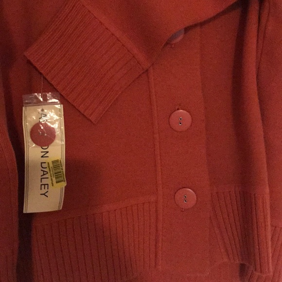 ***Brand New*** Gorgeous Heavy Cardigan - Picture 3 of 4